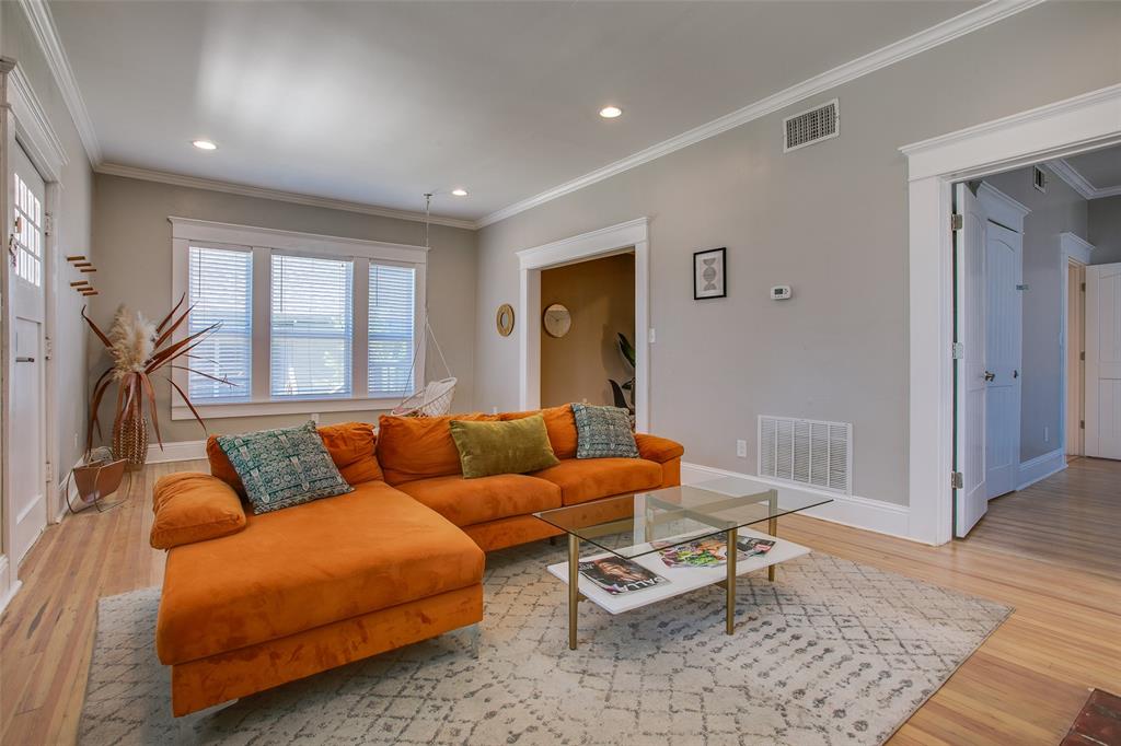 Dallas Land & Loan 02 - Residential