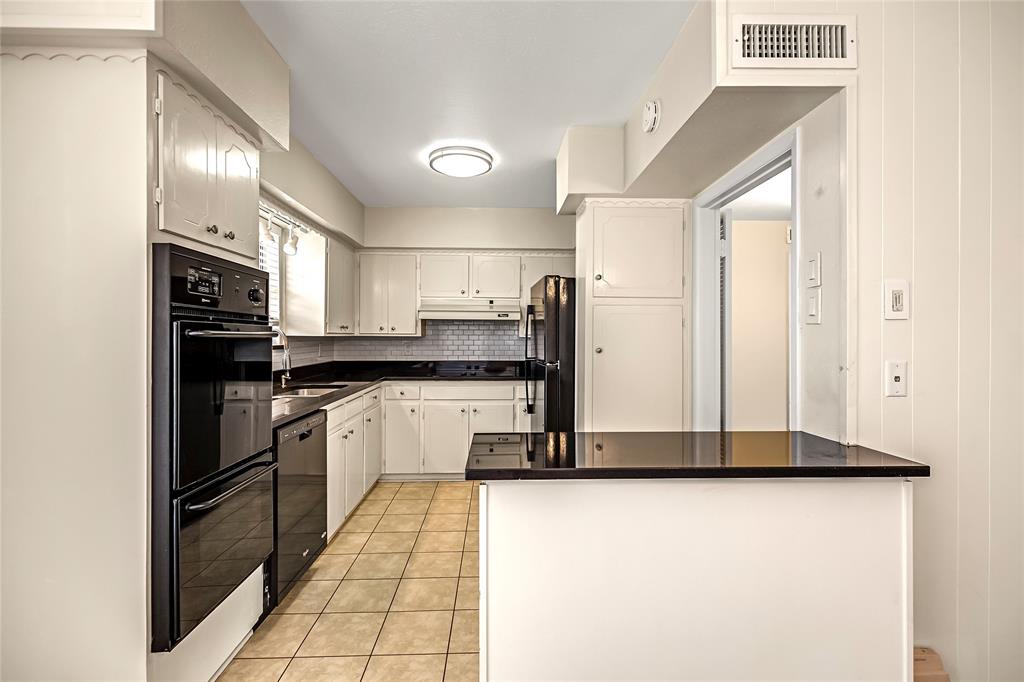 Williamsburg 02 Condo - Residential