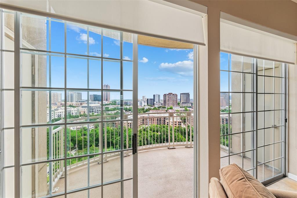 RENAISSANCE ON TURTLE CREEK CO - Residential