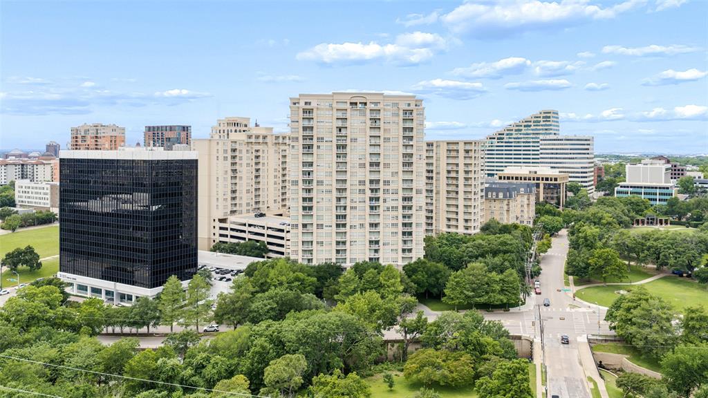 RENAISSANCE ON TURTLE CREEK CO - Residential