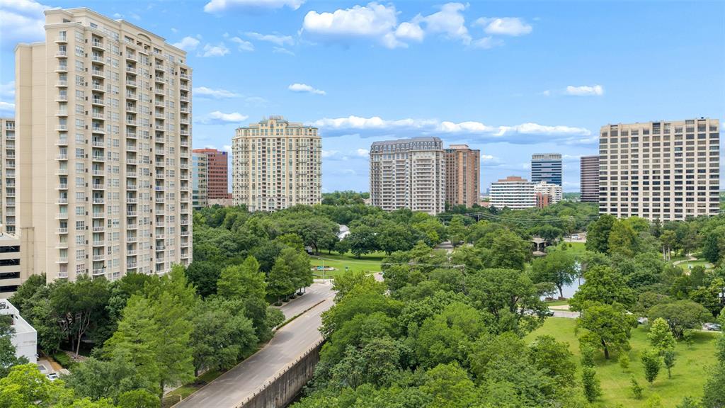 RENAISSANCE ON TURTLE CREEK CO - Residential