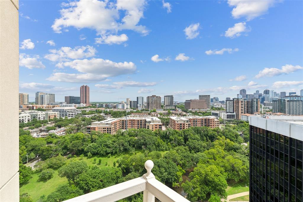 RENAISSANCE ON TURTLE CREEK CO - Residential
