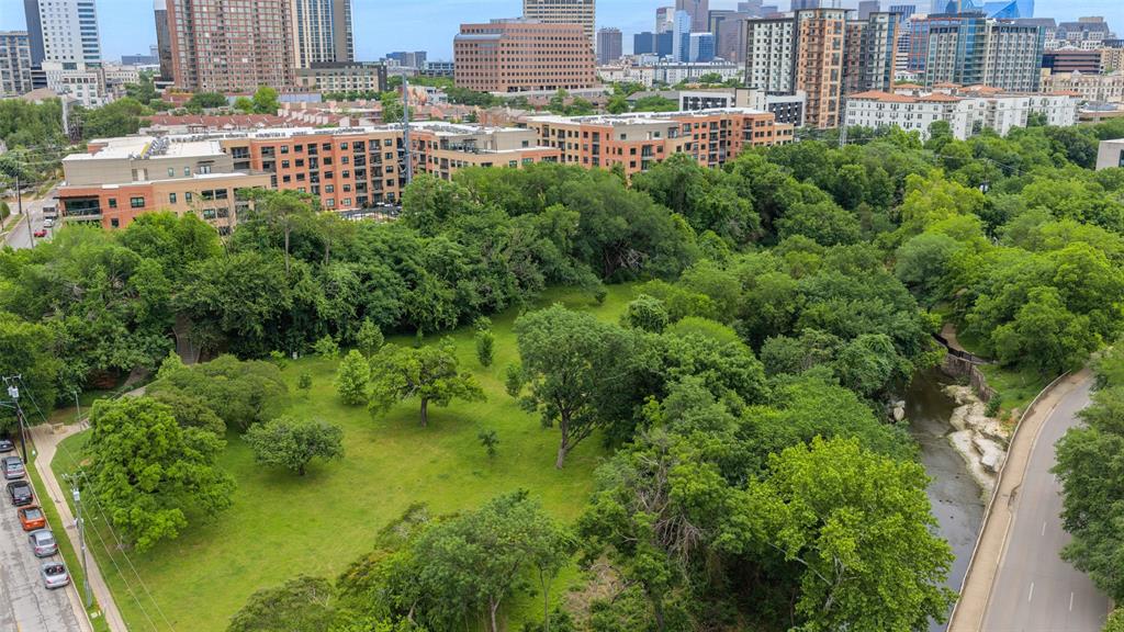 RENAISSANCE ON TURTLE CREEK CO - Residential
