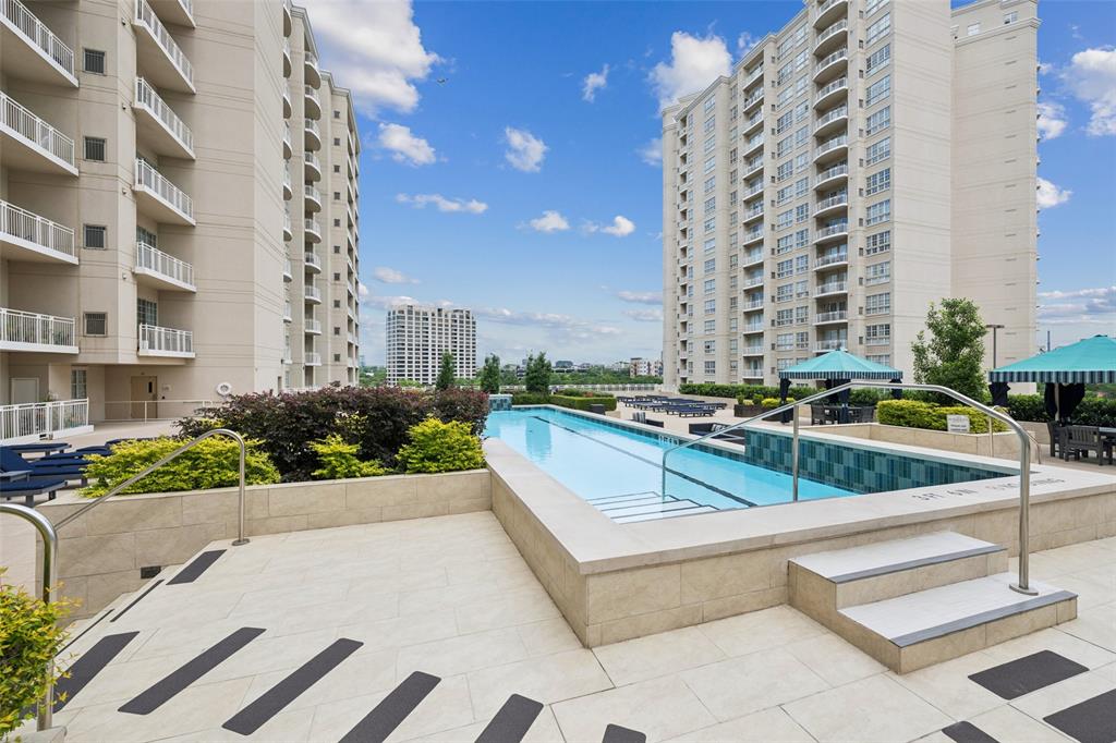 RENAISSANCE ON TURTLE CREEK CO - Residential