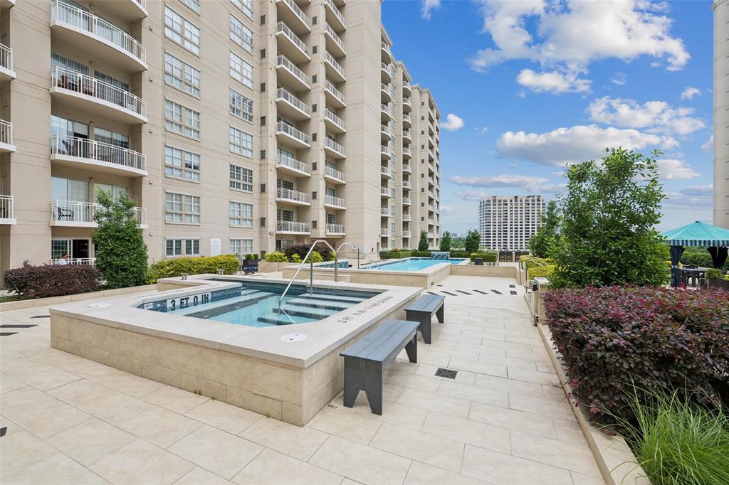 RENAISSANCE ON TURTLE CREEK CO - Residential