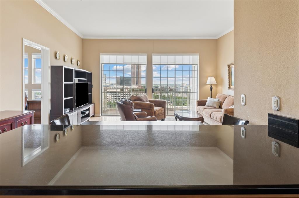 RENAISSANCE ON TURTLE CREEK CO - Residential