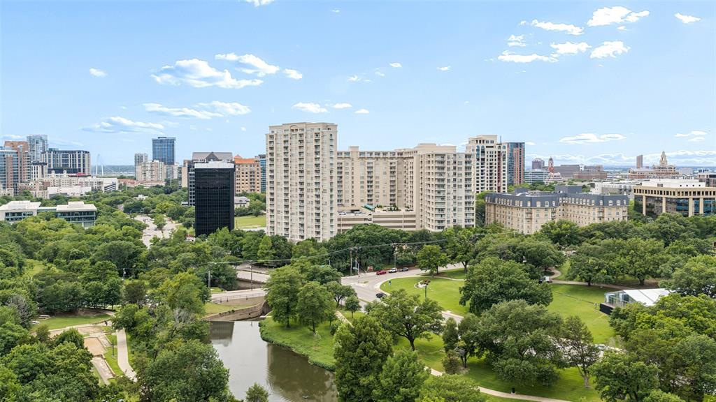 RENAISSANCE ON TURTLE CREEK CO - Residential