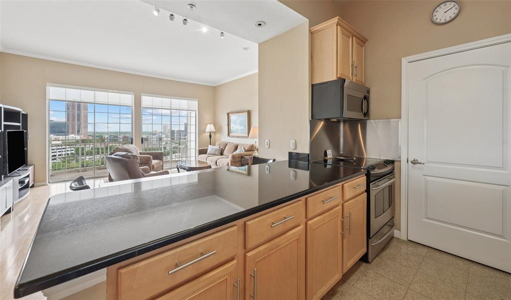 RENAISSANCE ON TURTLE CREEK CO - Residential
