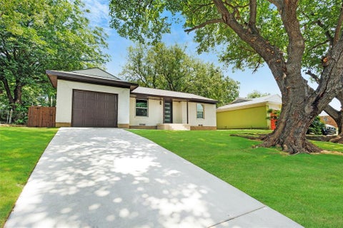 Photo of Farmers Branch, TX 75234 (MLS # 21307031)