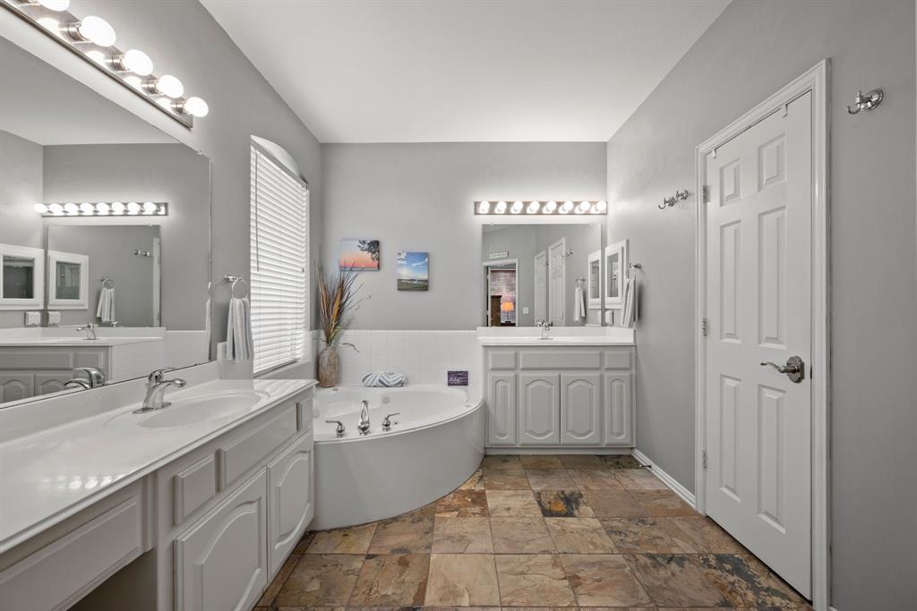 Flower Mound, Texas 75022, United States, 4 Bedrooms Bedrooms, ,3 BathroomsBathrooms,Residential,Pending,135699