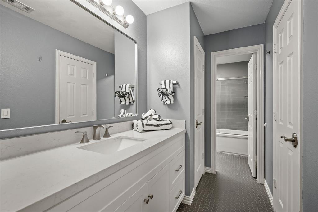 Flower Mound, Texas 75022, United States, 4 Bedrooms Bedrooms, ,3 BathroomsBathrooms,Residential,Pending,135699