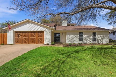 209 Lansford Drive Benbrook TX 76126