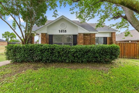 1618 Windmill Lane Mesquite TX 75149