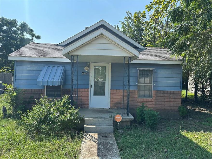 LOCATION, LOCATION, LOCATION... Investment opportunity in the heart of West Dallas! This property sits on a rare corner lot, almost a quarter of an acre, making it ideal for new construction. The existing home is a tear down, offered at land value only. Excellent location just minutes from Downtown Dallas, Oak Cliff, Love Field Airport, the Arts District, Uptown, Victory Park, and the Medical District, with easy access to I-35 and I-30. Surrounded by new builds and redevelopment, this is a prime opportunity for a small builder or investor looking to maximize potential in one of the fastest-growing areas near downtown. MAKE AN OFFER TODAY! Buyer and buyer agent to verify all information and measurements. Pictures coming soon!