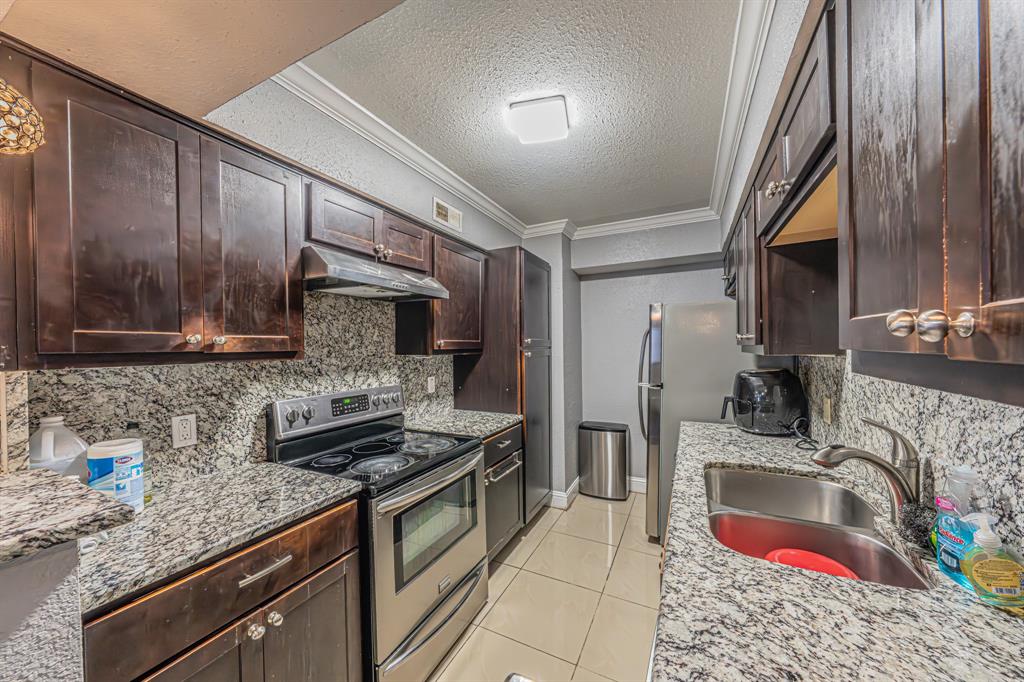 Coventry village Condo - Residential