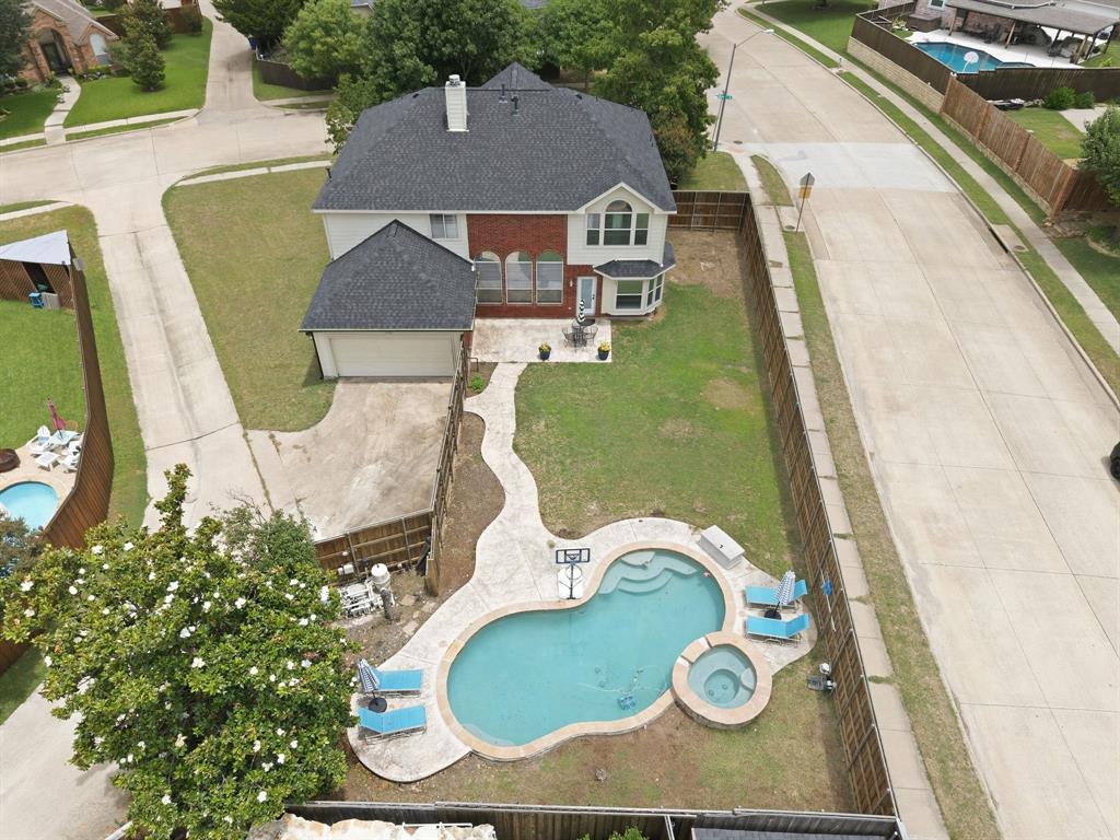 1332 Hillcrest Drive