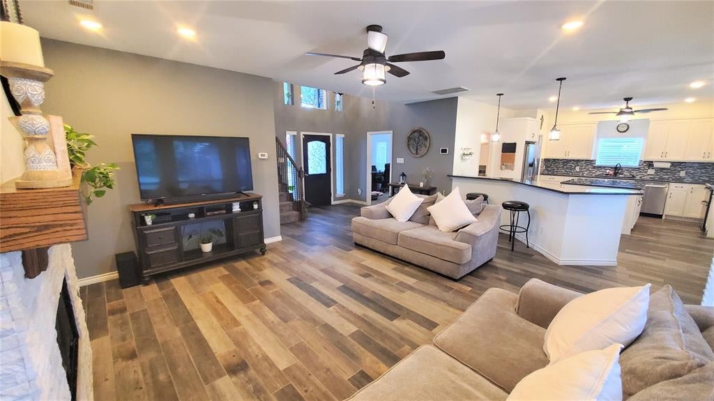 912 Blackstone Drive
