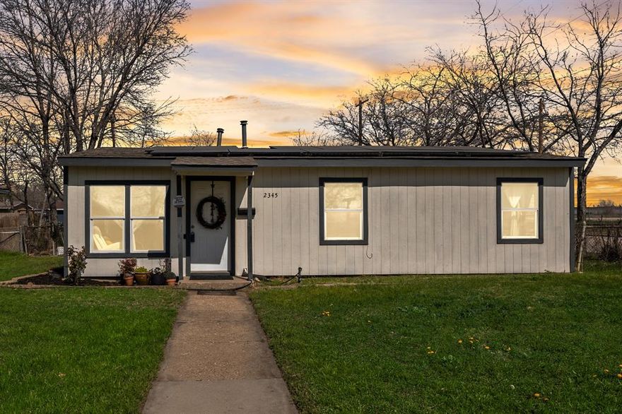 Charming, updated, and full of character! This 4-bedroom, 2-bath beauty in Fort Worth offers the ideal blend of modern upgrades and cozy comfort. Conveniently located near major highways, schools, shopping, and dining, you’ll love the accessibility without sacrificing neighborhood charm.
Inside, enjoy stylish updates throughout and a versatile floor plan with plenty of space for growing families, remote work, or hosting guests. The oversized backyard is a true highlight — complete with storage sheds and ample space for a pool, playground, garden, or outdoor entertaining area. The possibilities are endless! Solar panels have already been installed, allowing the new owner to enjoy the benefits of significantly lower electricity bills — especially during those hot Texas summers! An exceptional opportunity for first-time buyers or anyone seeking comfort, convenience, and move-in ready appeal.