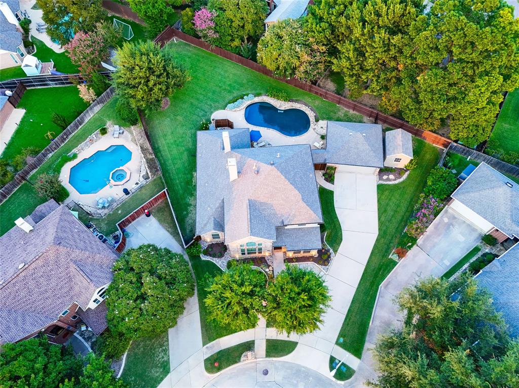 8809 Hedge Row Court