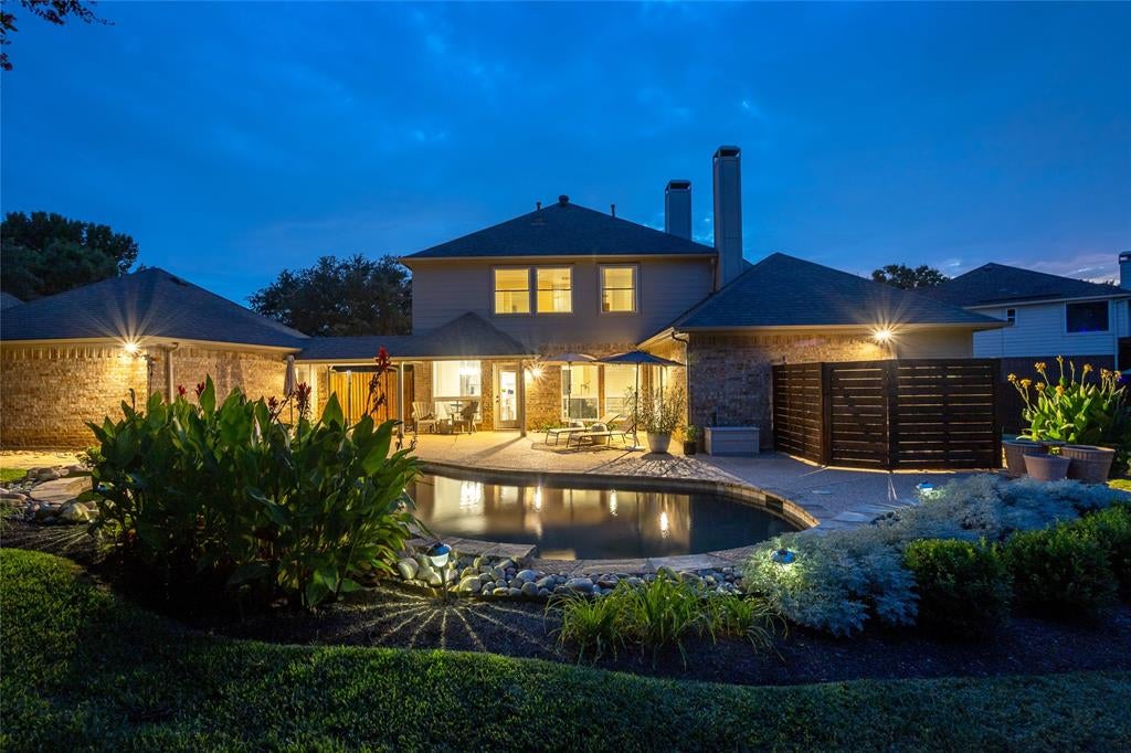 8809 Hedge Row Court