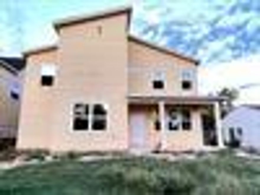 Great opportunity to own a new single family home on a huge lot. This property is located just a few minutes from uptown and downtown Dallas, with a great view of the city from its backyard. This new construction has a contemporary design with open floor plan, four bedrooms, 3 and a half baths, an office and lots of storage. This home is part of a development of seven new construction homes.