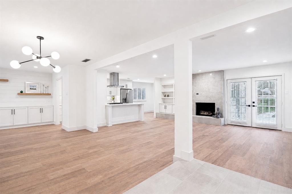 3817 Crestpark Drive