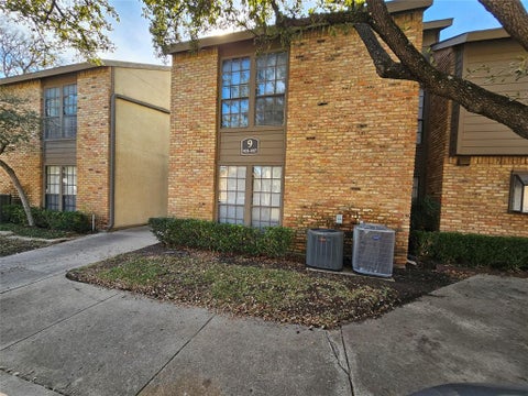 Photo of 15221 Berry Trail #904, Dallas, TX 75248 (MLS # 21408802)