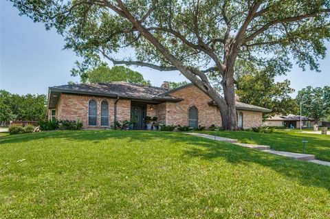 1905 Red Cypress Court Arlington TX 76012