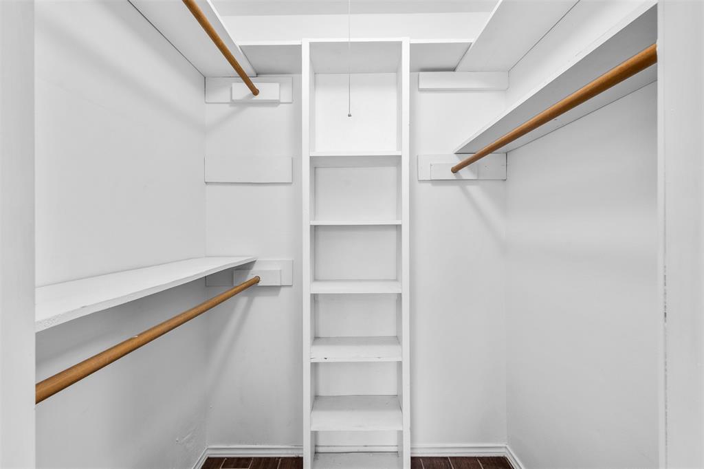 Royal Crest - Residential