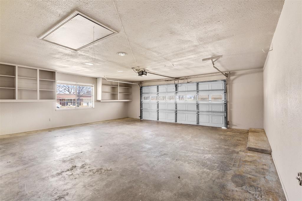 Royal Crest - Residential