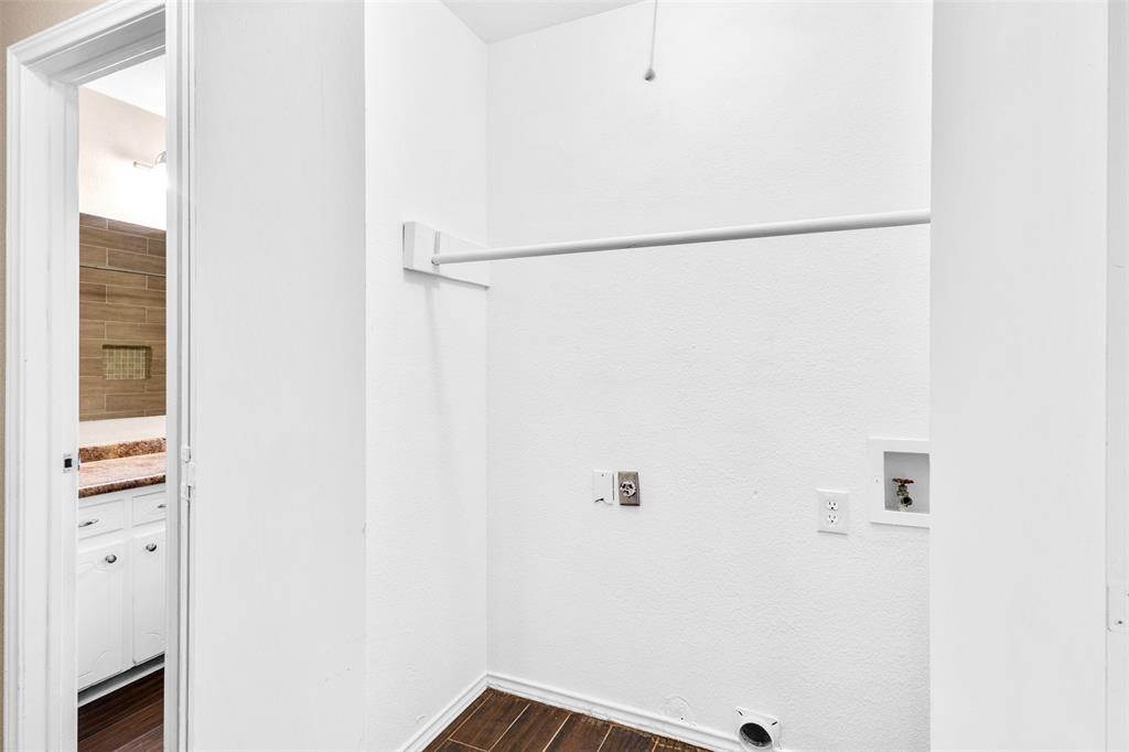 Royal Crest - Residential