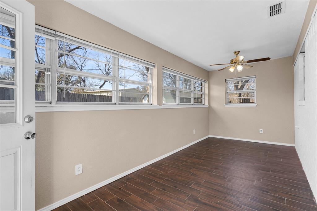 Royal Crest - Residential