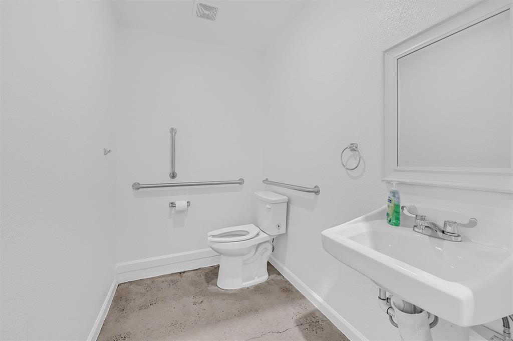 Mcglothlin G W - Commercial Lease