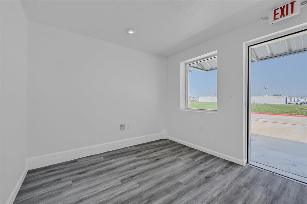 Mcglothlin G W - Commercial Lease