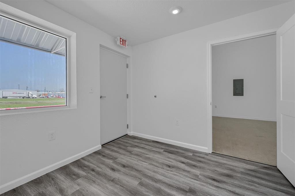 Mcglothlin G W - Commercial Lease