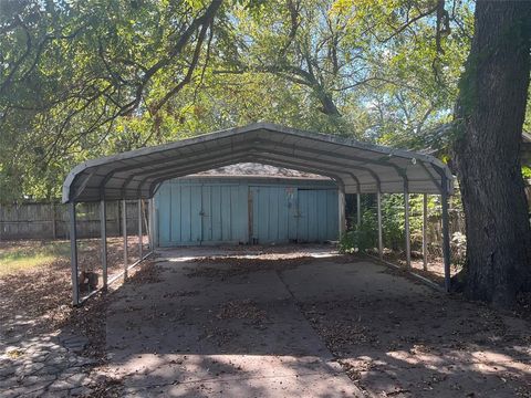 A home in Corsicana