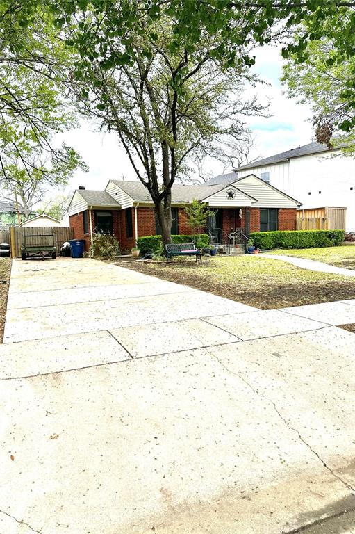 3905 Hawick Lane