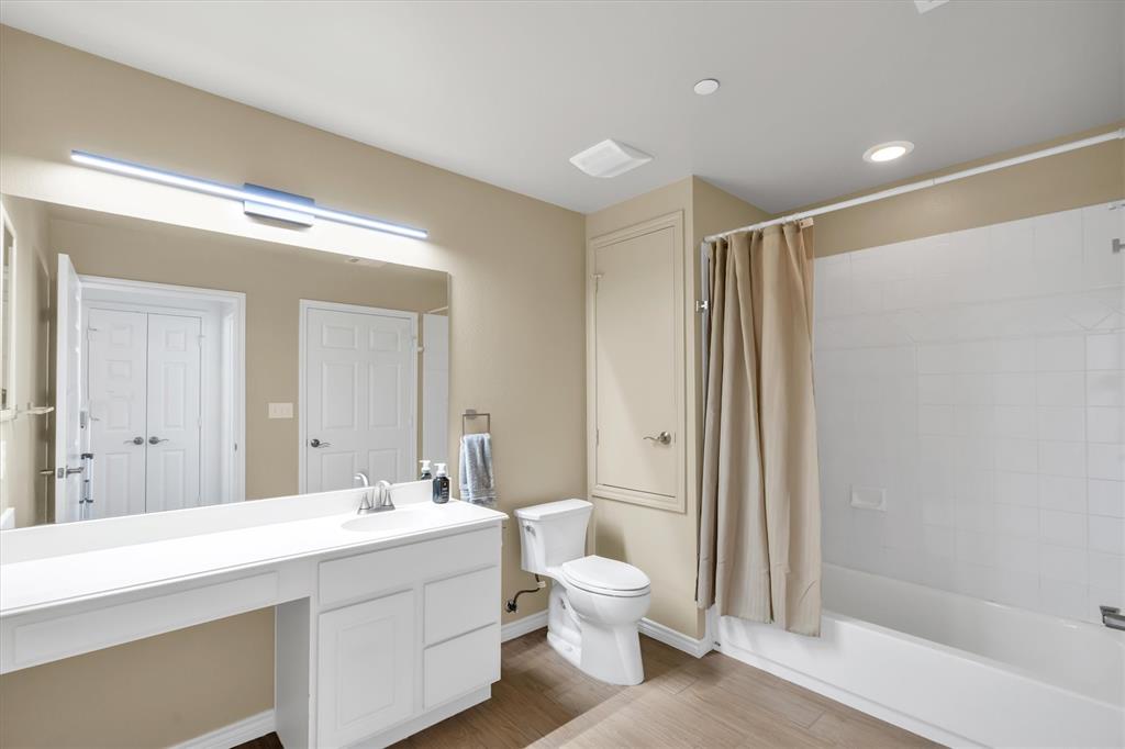 VILLAGE AT PRESTONWOOD CONDOMINIUMS - Residential
