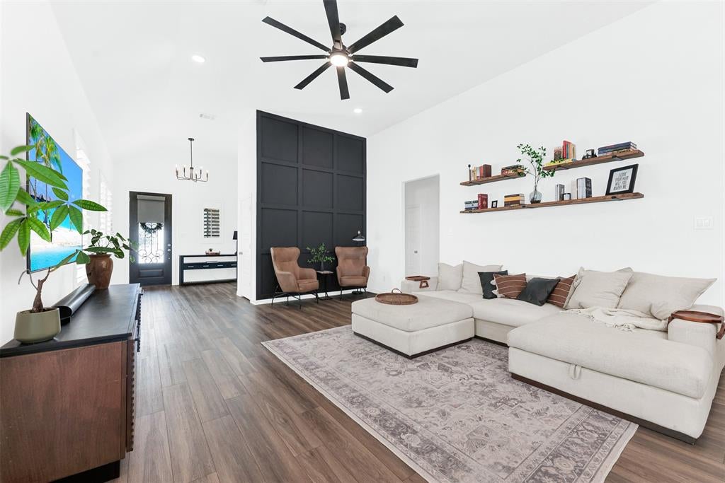 720 Skyview Court