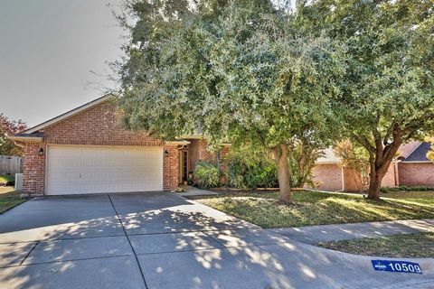 A home in Benbrook