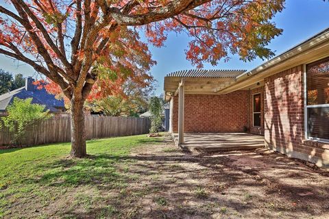 A home in Benbrook