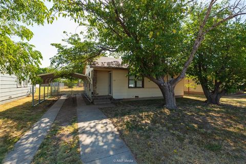 517 NW J Avenue Hamlin TX 79520