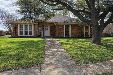 413 Kingsbridge Court Garland TX 75040