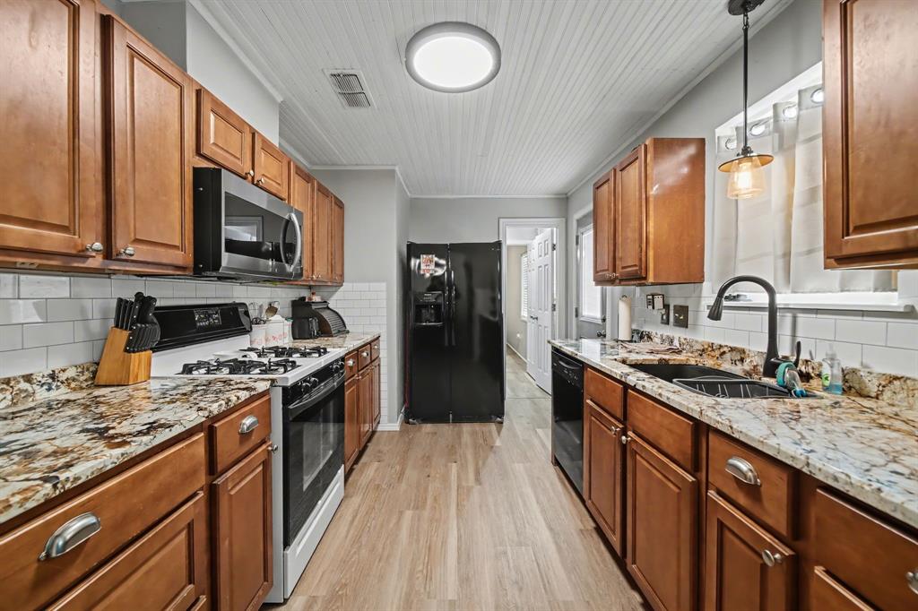 Whispering Oaks - Residential