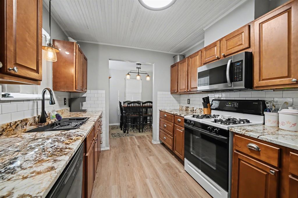 Whispering Oaks - Residential