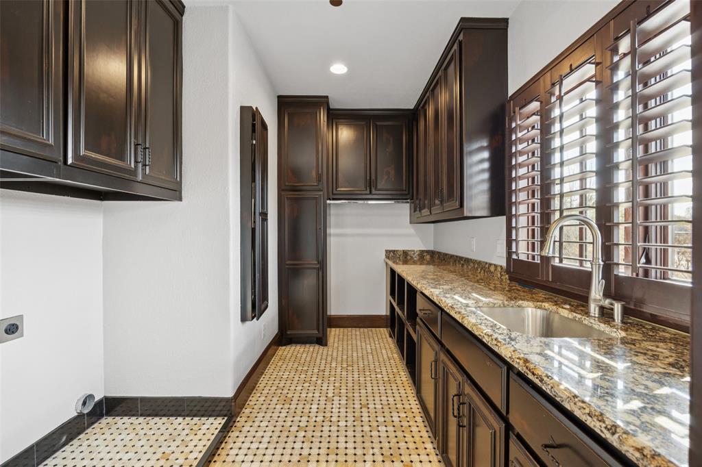 Manors At Waterford The - Residential