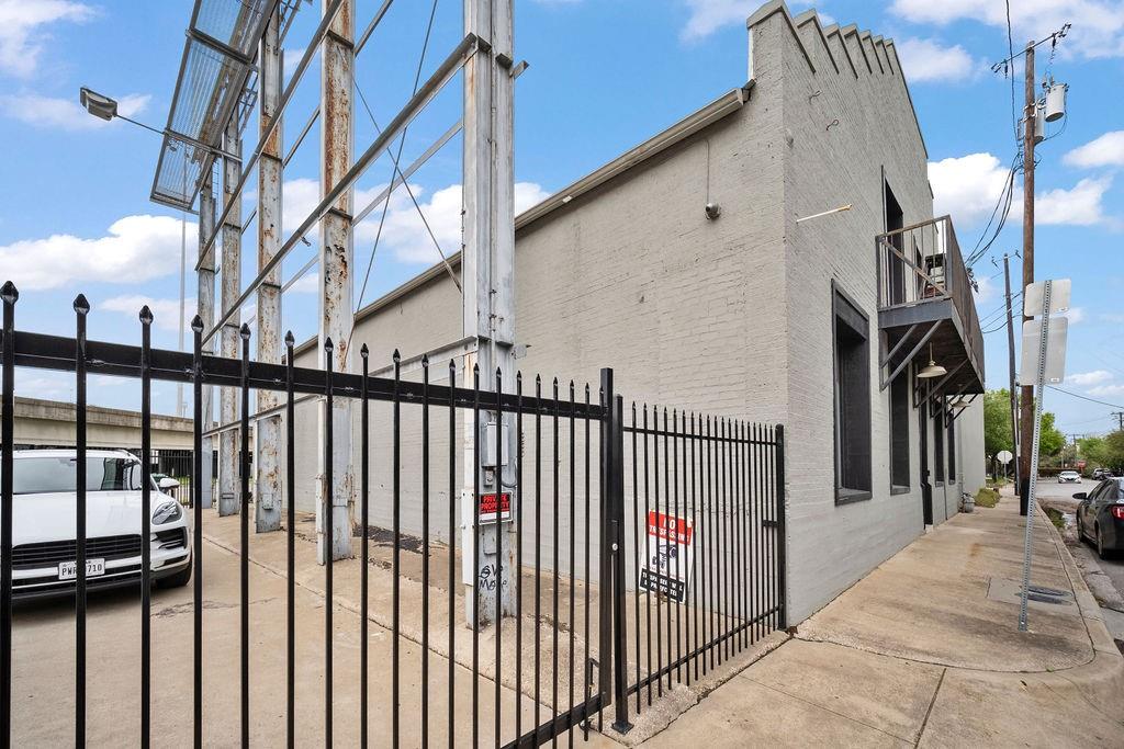 Downtown Dallas - Commercial Sale