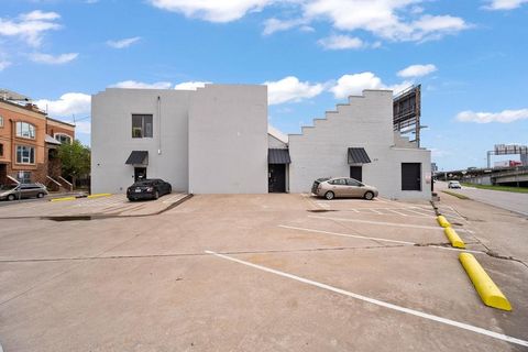 2909 San Jacinto Dallas TX 75204