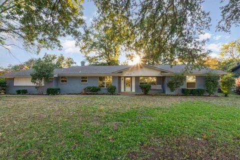 2201 N Mill Street Lewisville TX 75057