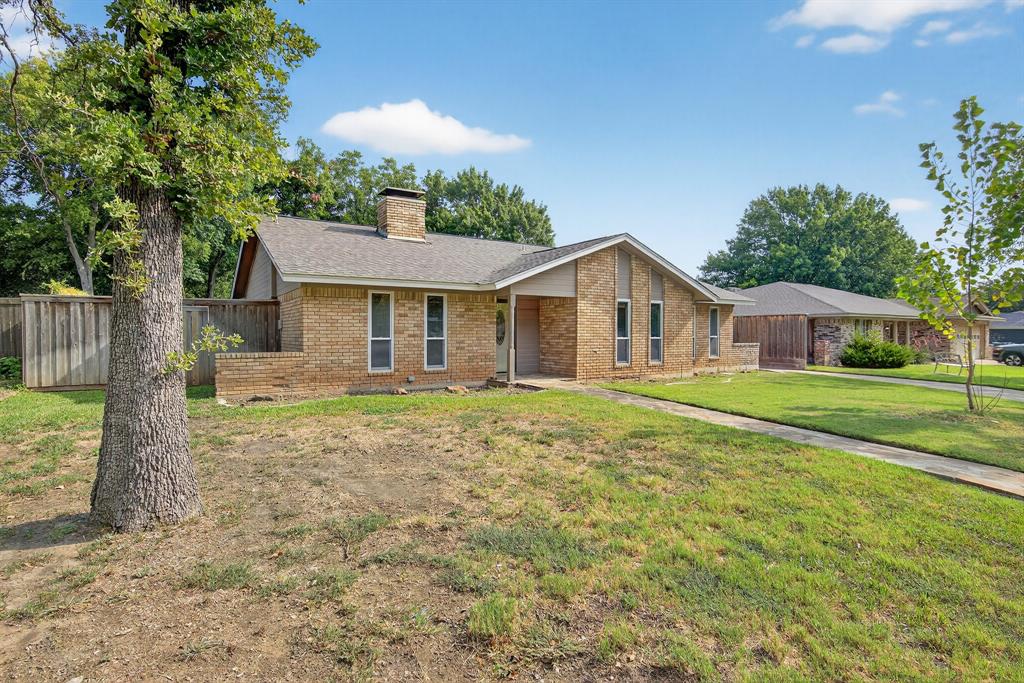 2922 Canyon Drive
